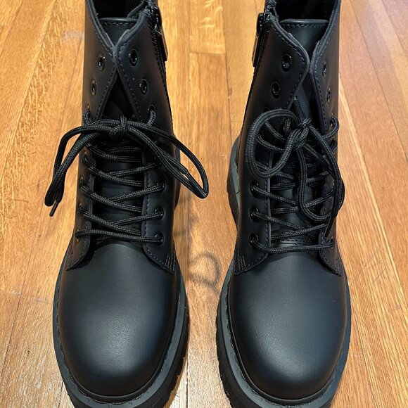 Doc Dr. Martens Vegan Jadon II Boot Mono Platforms - Size 8 - Picture 5 of 6